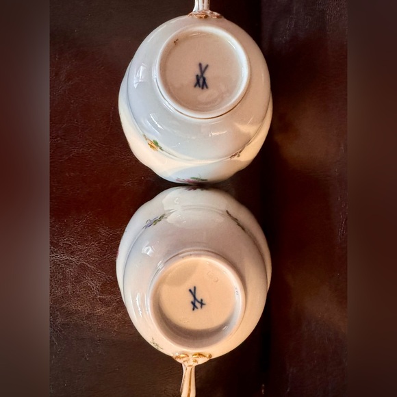 8 Cups, Meissen Blue Crossed Swords Mark - Picture 2 of 11